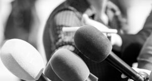 La Agrupación de Periodistas de UGT denuncia que el auge de los falsos informadores pone en riesgo la democracia y reclama medidas para garantizar un periodismo veraz y profesional periodismo veraz y profesional